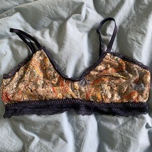 Cute VS bralette with fun pattern!